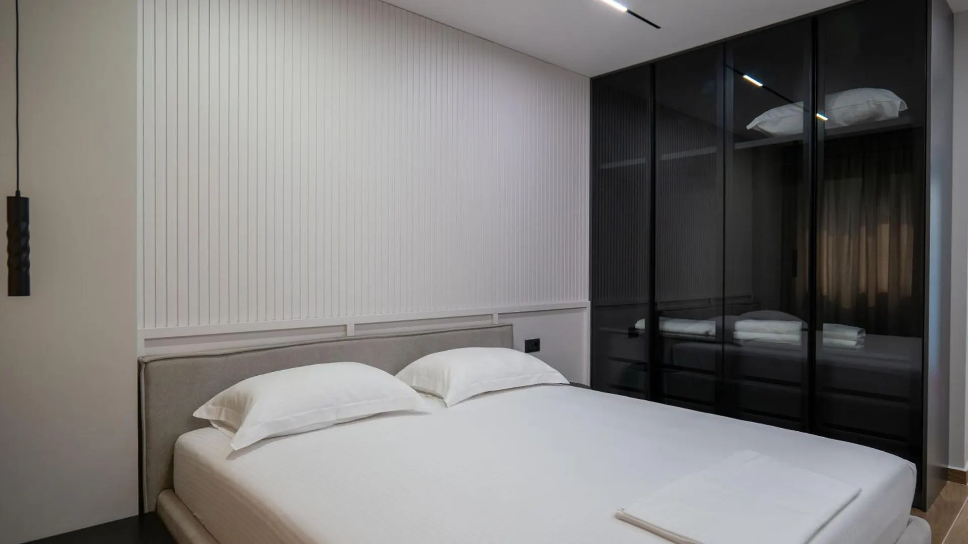 The View Luxury Apartments Sea View Саранда